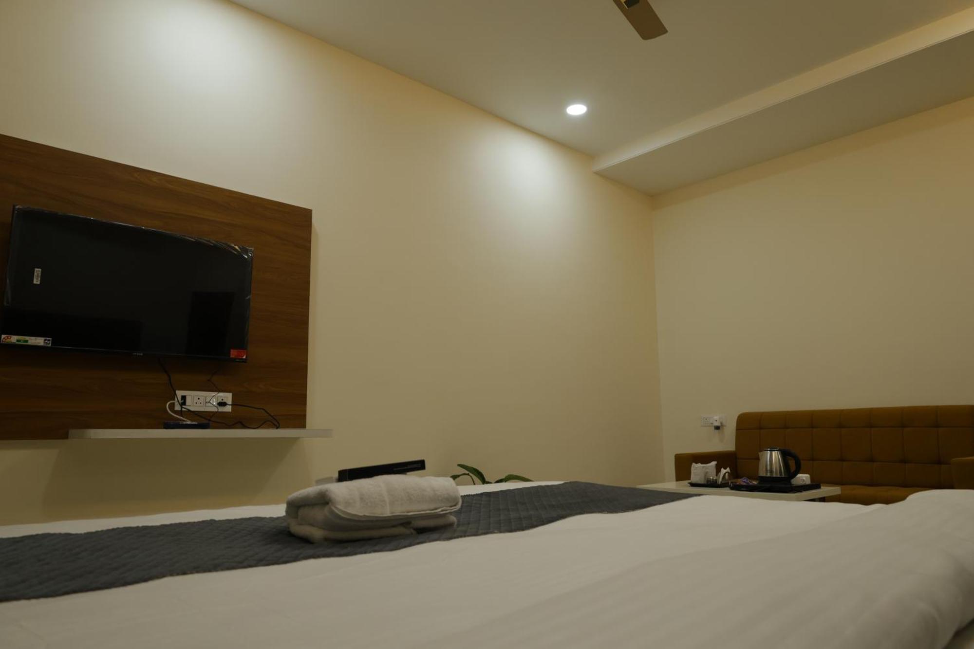 Hotel The Prime Land Hoshangabad Ngoại thất bức ảnh